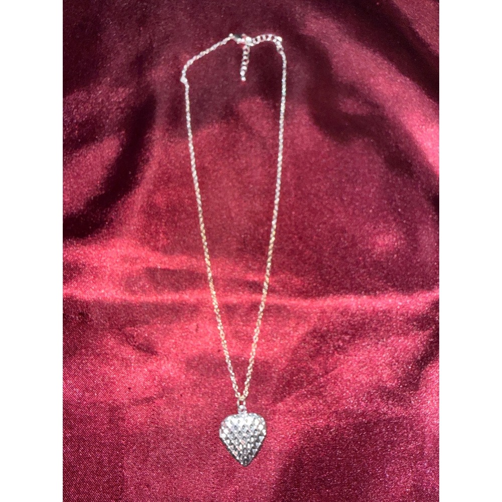Silver Tone Textured Heart Locket Necklace Diamond Cut Pattern Romantic Jewelry